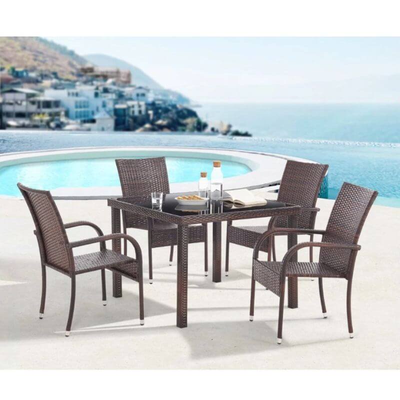 Zahradní ratanový nábytek